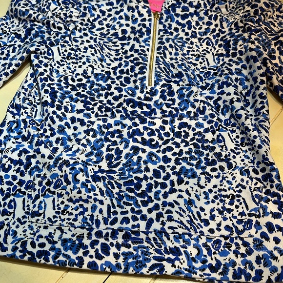 Blue and White Leopard Print Lilly Pulitzer 2-3 short set - Picture 5 of 5